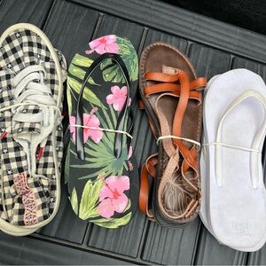 Women’s Black Floral Flip-Flop Sandals - Unbranded